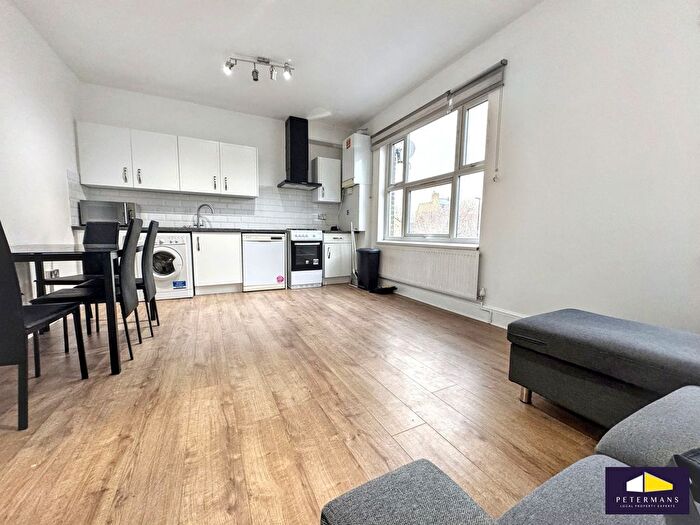 3 Bedroom Flat To Rent In Herne Hill Road, London, SE24