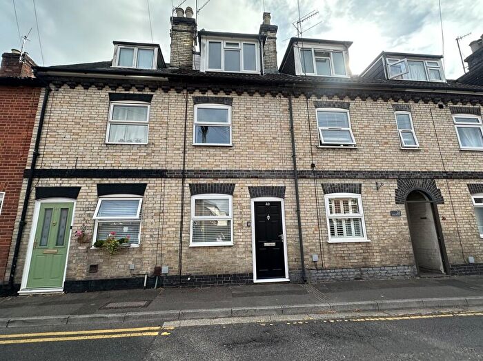 3 Bedroom Terraced House To Rent In Greencroft Street, Salisbury, SP1