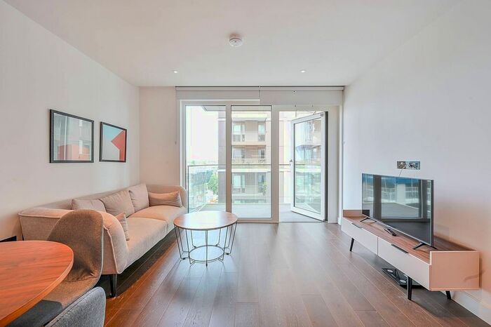 1 Bedroom Flat To Rent In Fountain Park Way, Hammersmith, London, W12