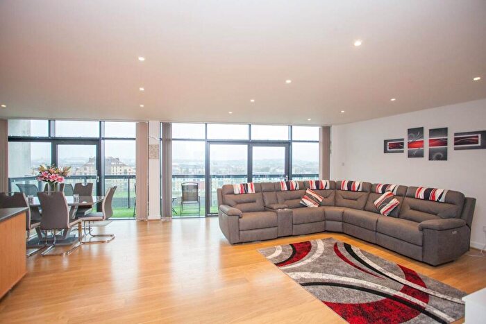 2 Bedroom Apartment To Rent In Lancefield Quay, Glasgow, Glasgow City, G3