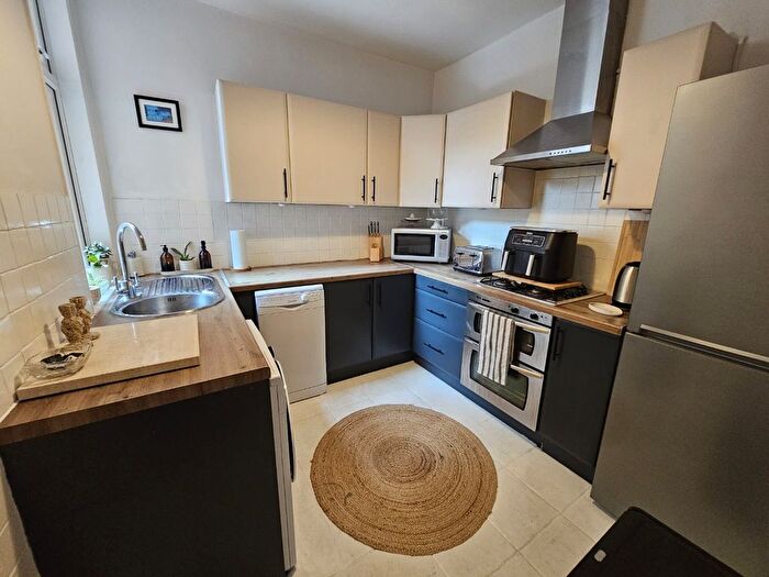 3 Bedroom Terraced House To Rent In Brighton Road, Reading, Berkshire, RG6