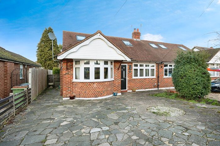 3 Bedroom Bungalow For Sale In Nutcroft Grove, Fetcham, Leatherhead, Surrey, KT22
