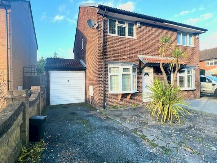 2 Bedroom House To Rent In Sunflower Way, Harold Wood, RM3