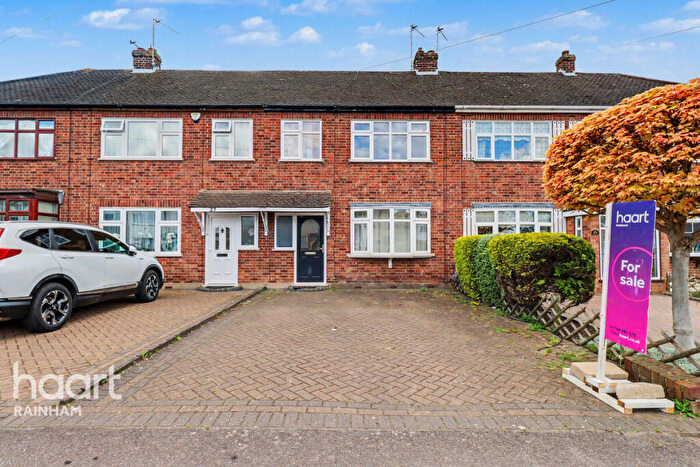 3 Bedroom Terraced House For Sale In Ford Lane, Rainham, RM13