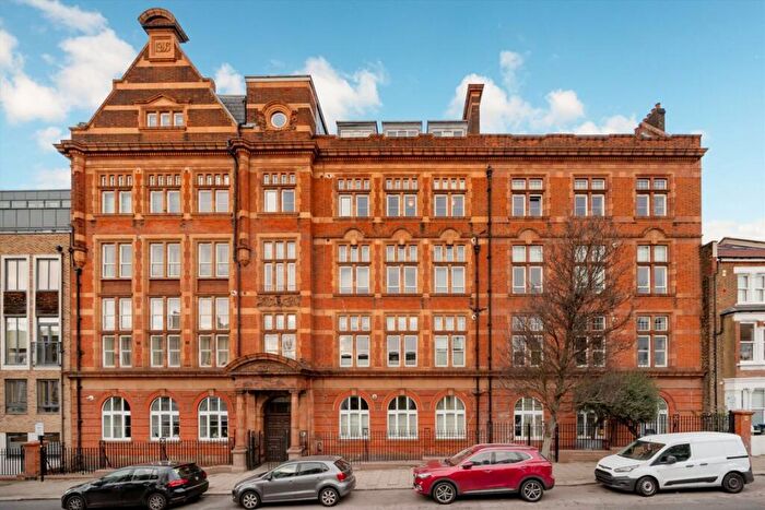 2 Bedroom Flat For Sale In Glengall Road, Queen's Park, NW6