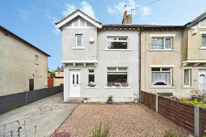 3 Bedroom Semi-Detached House For Sale In Ings Lane, Guiseley, Leeds, LS20