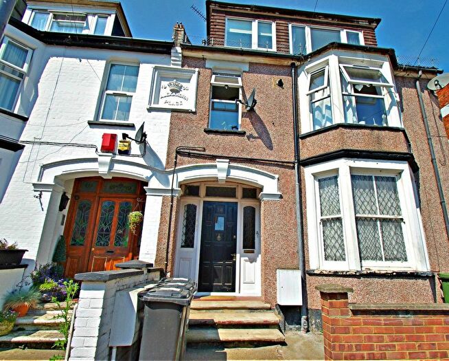 1 Bedroom Flat To Rent In Gladstone Road, Watford, WD17