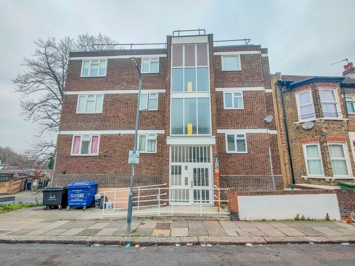 1 Bedroom Flat To Rent In Elmdene Road, London, SE18