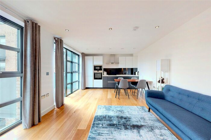 2 Bedroom Flat To Rent In Alwen Court, Pages Walk, London, SE1