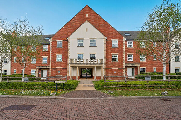 2 Bedroom Flat For Sale In Waleron Road, Fleet, GU51