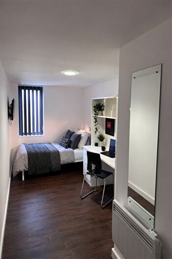 Studio To Rent In Bedroom Studio House Share In Residential - Liverpool, L5