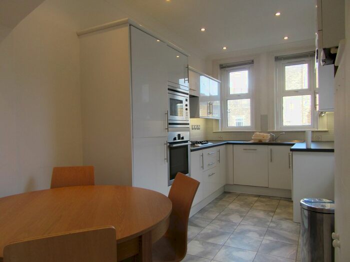 2 Bedroom Flat To Rent In Queensway, London, W2