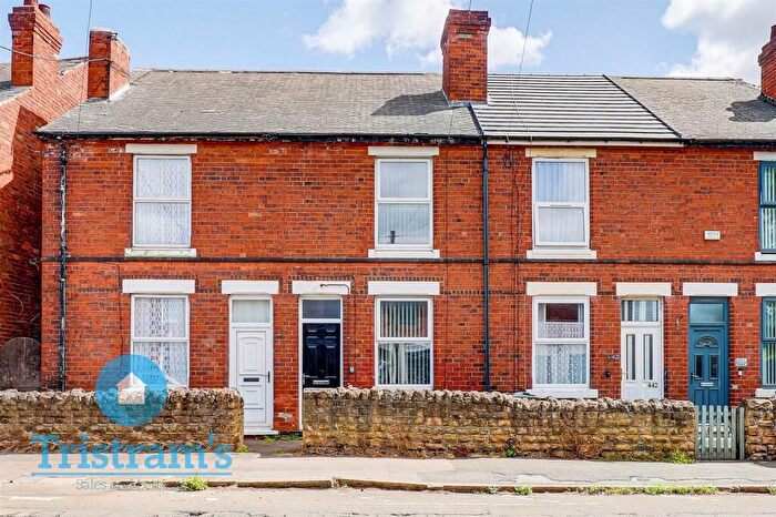 2 Bedroom Terraced House To Rent In Vernon Road, Nottingham, NG6