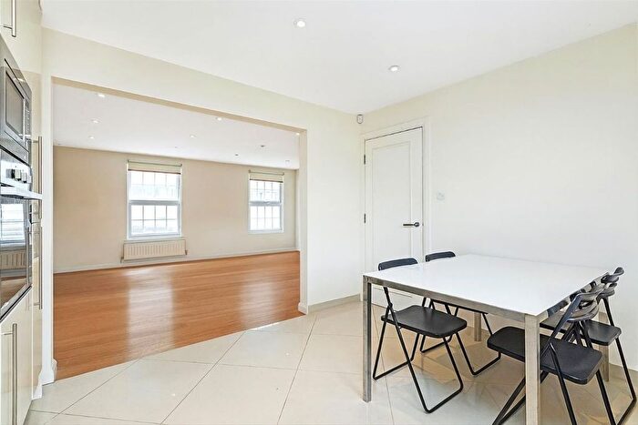 2 Bedroom Flat To Rent In Hartfield Road, Wimbledon Village, SW19