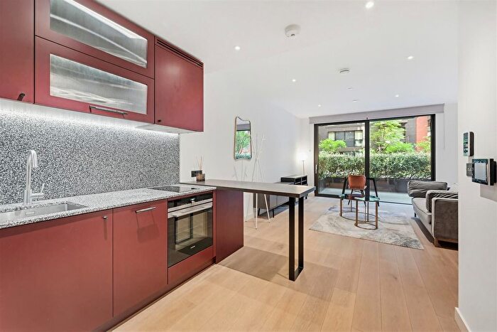 1 Bedroom Property To Rent In Viaduct Gardens, London, SW11