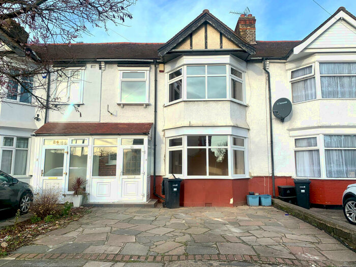 4 Bedroom Terraced House To Rent In Fairholme Road, Gants Hill, Redbridge, IG1