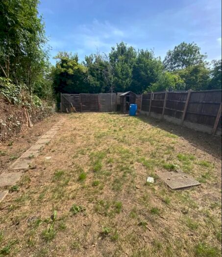 2 Bedroom Flat To Rent In Chadwell Heath Lane, Romford, RM6