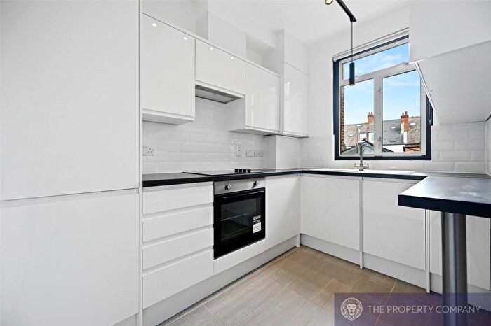 2 Bedroom Apartment To Rent In Hornsey Road, Holloway, London, N7