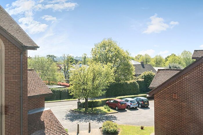 2 Bedroom Flat For Sale In Alma Road, Reigate, RH2