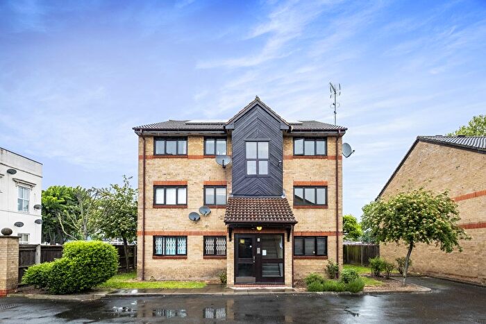 1 Bedroom Flat To Rent In Falmouth Street, London, E15