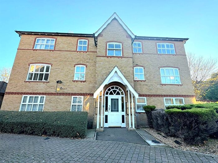 2 Bedroom Flat To Rent In Chamberlayne Avenue, Wembley, HA9