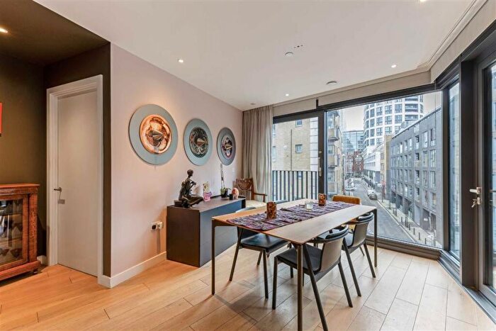 3 Bedroom Flat For Sale In Jasper Walk, Old Street, N1 - Photo 4