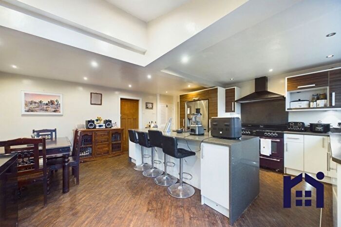 4 Bedroom End Of Terrace House For Sale In Wood Lane, Heskin, PR7