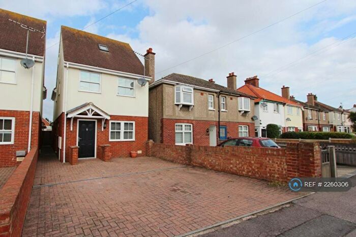 4 Bedroom Detached House To Rent In Middle Deal Road, Deal, CT14