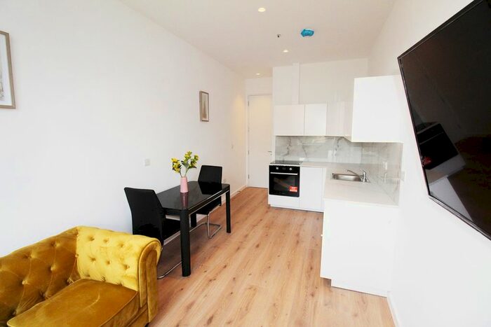 1 Bedroom Flat To Rent In Whitechapel High Street, Whitechapel, E1