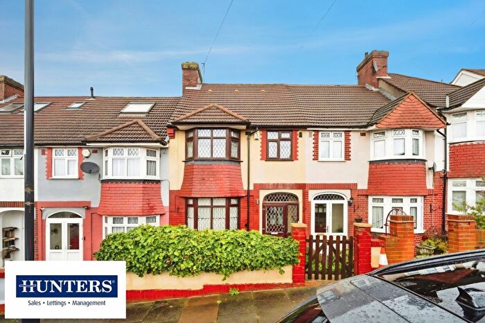 3 Bedroom Terraced House For Sale In Castlewood Drive, London, London, SE9