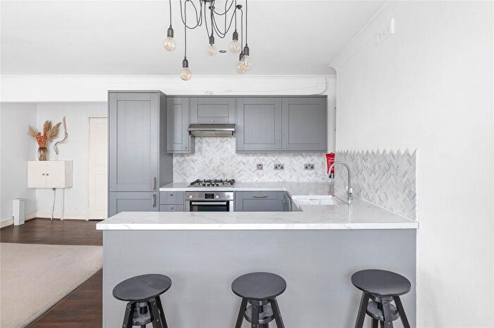 1 Bedroom Flat For Sale In Finborough Road, Earl's Court, SW10