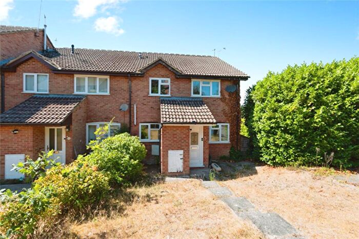 2 Bedroom House To Rent In Bloomsbury Way, Blackwater, Camberley, GU17