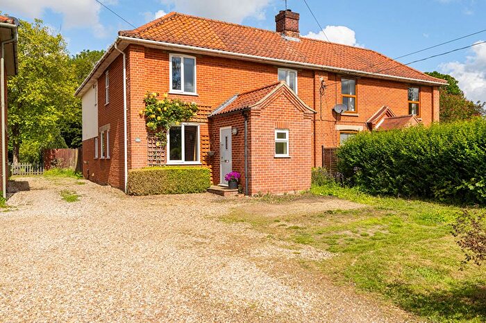 3 Bedroom Semi-Detached House For Sale In Church Road, Wood Norton, NR20