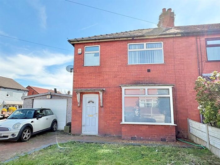 3 Bedroom Semi Detached House For Sale In Hendon Grove, Leigh, WN7