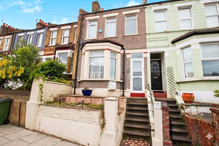 3 Bedroom Terraced House For Sale In Piedmont Road, Plumstead, SE18