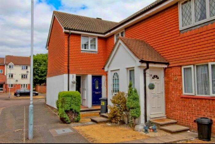 2 Bedroom Maisonette To Rent In Heathcote Way, West Drayton, UB7