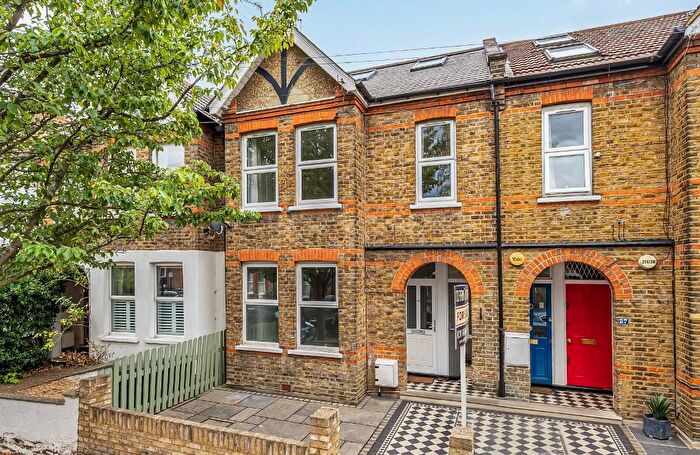 3 Bedroom Flat For Sale In Glenfield Road, Ealing, London, W13