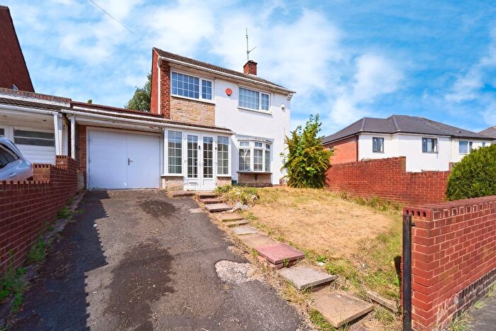 3 Bedroom Detached House For Sale In Barnett Road, Willenhall, West Midlands, WV13