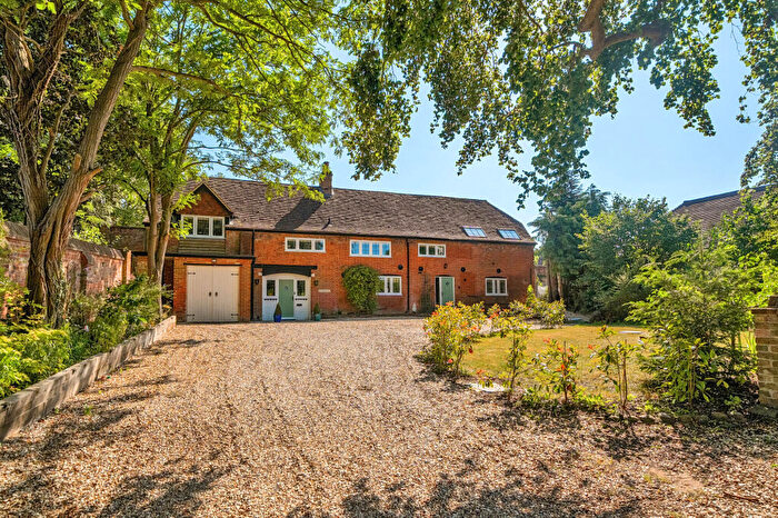 5 Bedroom House For Sale In Purley Lane, Purley On Thames, RG8