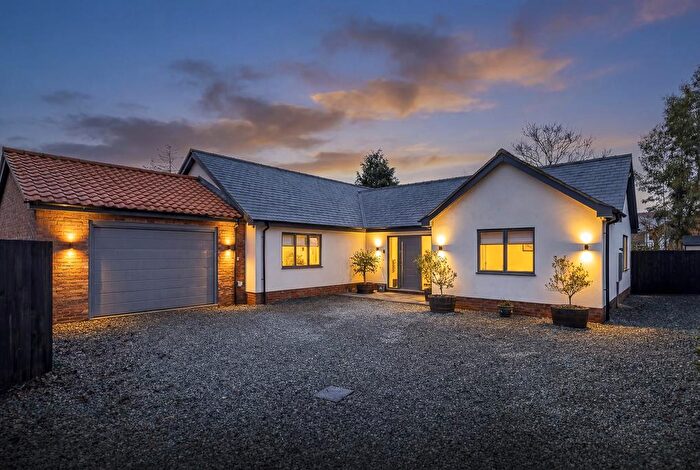 3 Bedroom Detached Bungalow For Sale In West Cobgate, Moulton, PE12