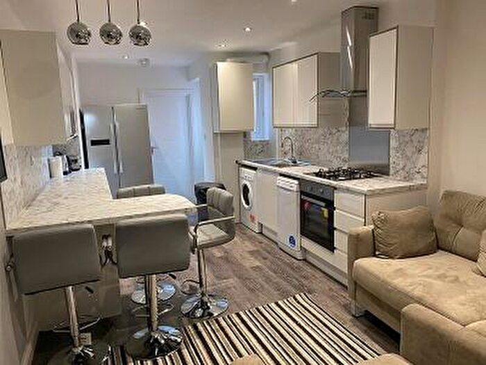 4 Bedroom Terraced House To Rent In Winnie Road, Birmingham, B29
