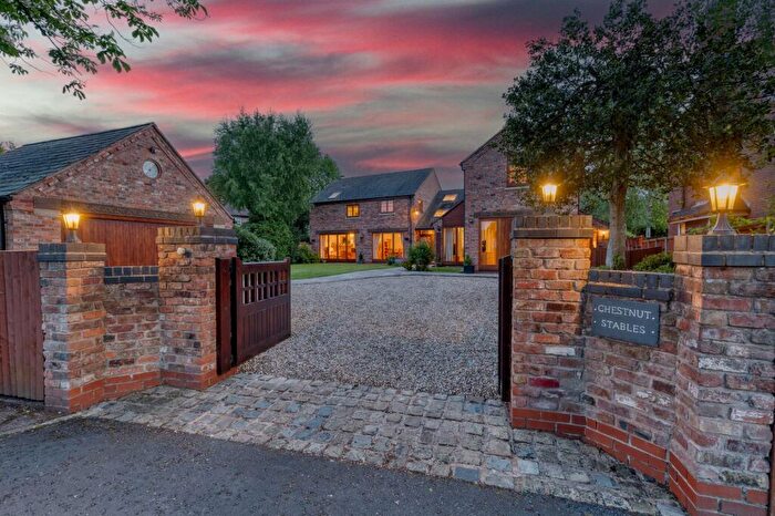 5 Bedroom Barn For Sale In Walnut Lane, Hartford, CW8