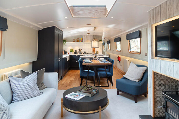 2 Bedroom House Boat For Sale In Salterns Lane, Bursledon, Southampton, SO31