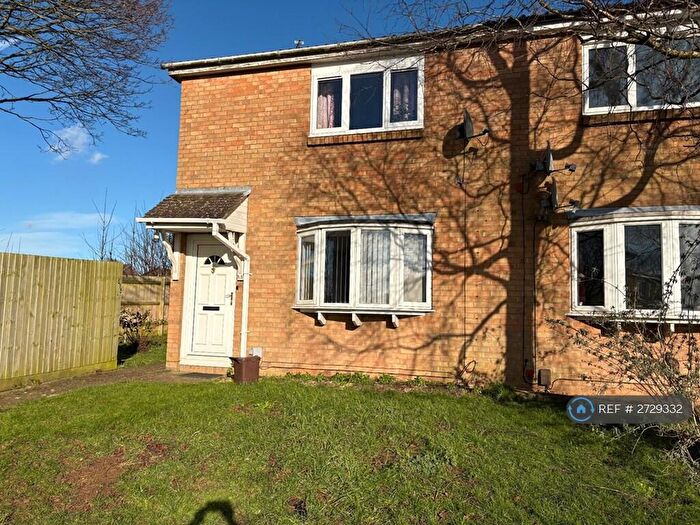 2 Bedroom Maisonette To Rent In Obelisk Rise, Northampton, NN2