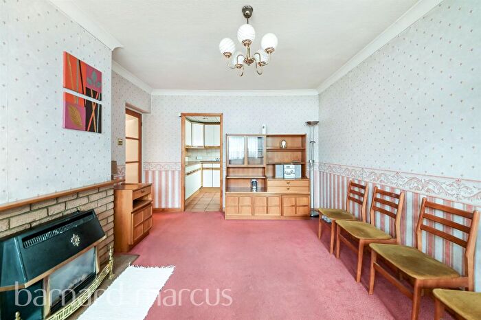 2 Bedroom Flat For Sale In Deeside Road, London, SW17