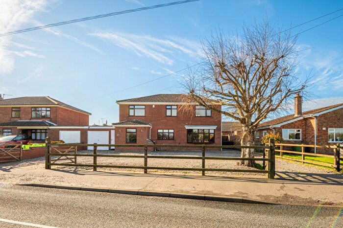 4 Bedroom Detached House For Sale In Martham Road, Hemsby, NR29