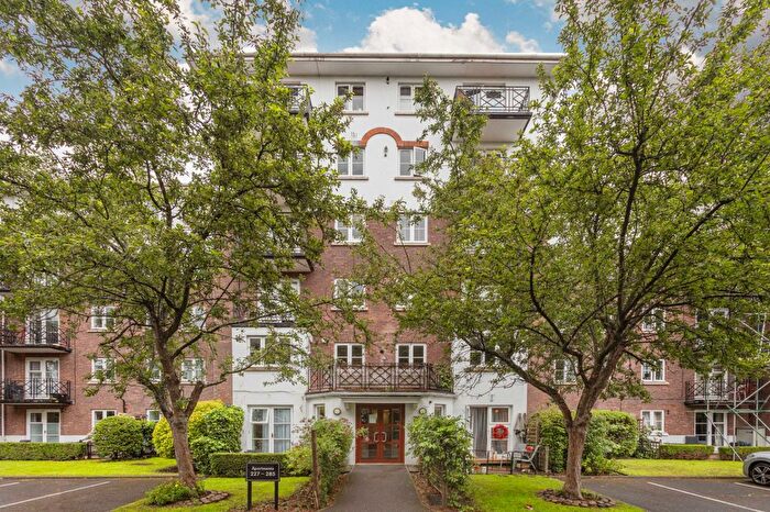 Studio For Sale In Brompton Park Crescent, West Brompton, SW6