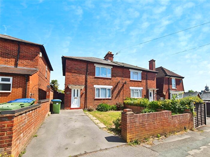 3 Bedroom Semi-Detached House To Rent In Mayfield Road, Southampton, Hampshire, SO17