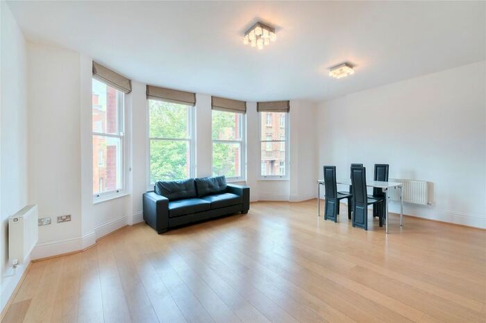 3 Bedroom Flat To Rent In Nevern Square, London, SW5