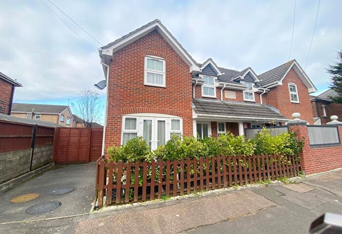 2 Bedroom House To Rent In Muscliffe Road, Bournemouth, Dorset, BH9